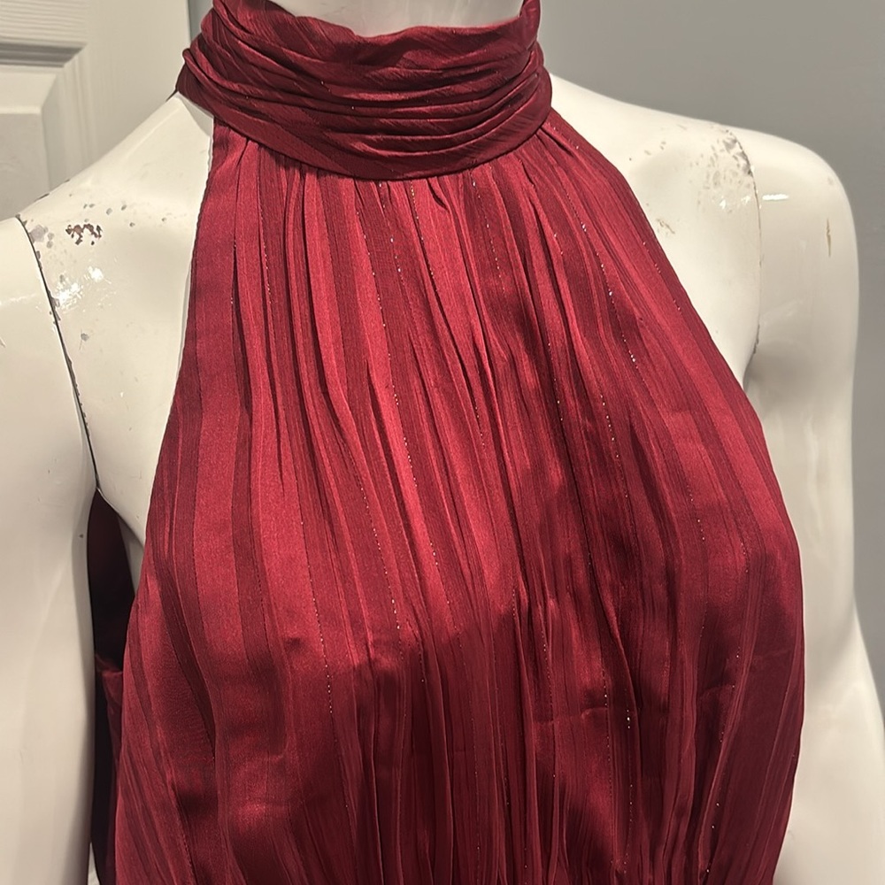 NWOT Mac Duggal burgundy tiered halter gown - Picture 4 of 16